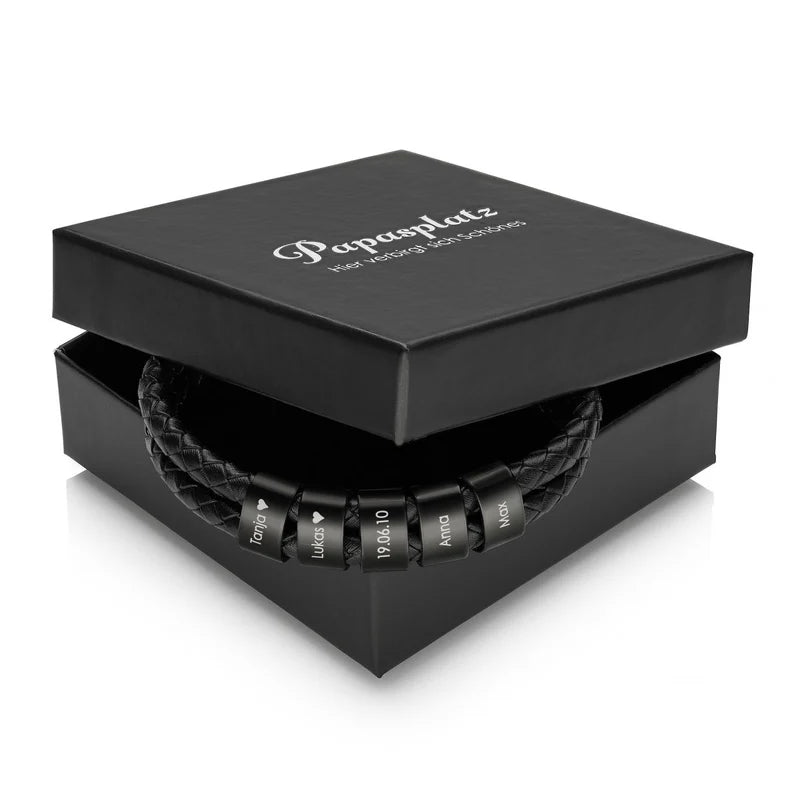Bracelet en cuir avec perles noires gravées